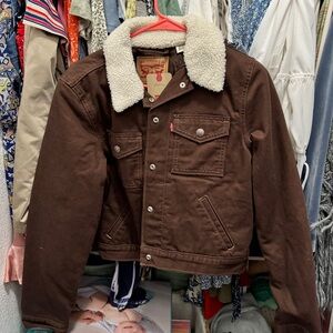 Levi’s Cropped Trucker Jacket